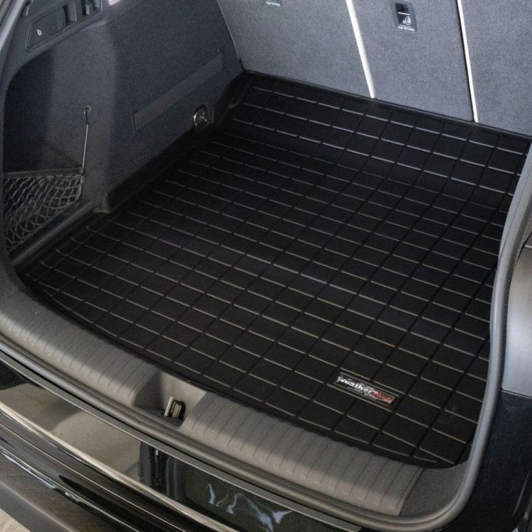 Vasche Baule Auto Su Misura nero per Audi Q6 e-tron, prodotto da WeatherTech, montato a bordo del veicolo 